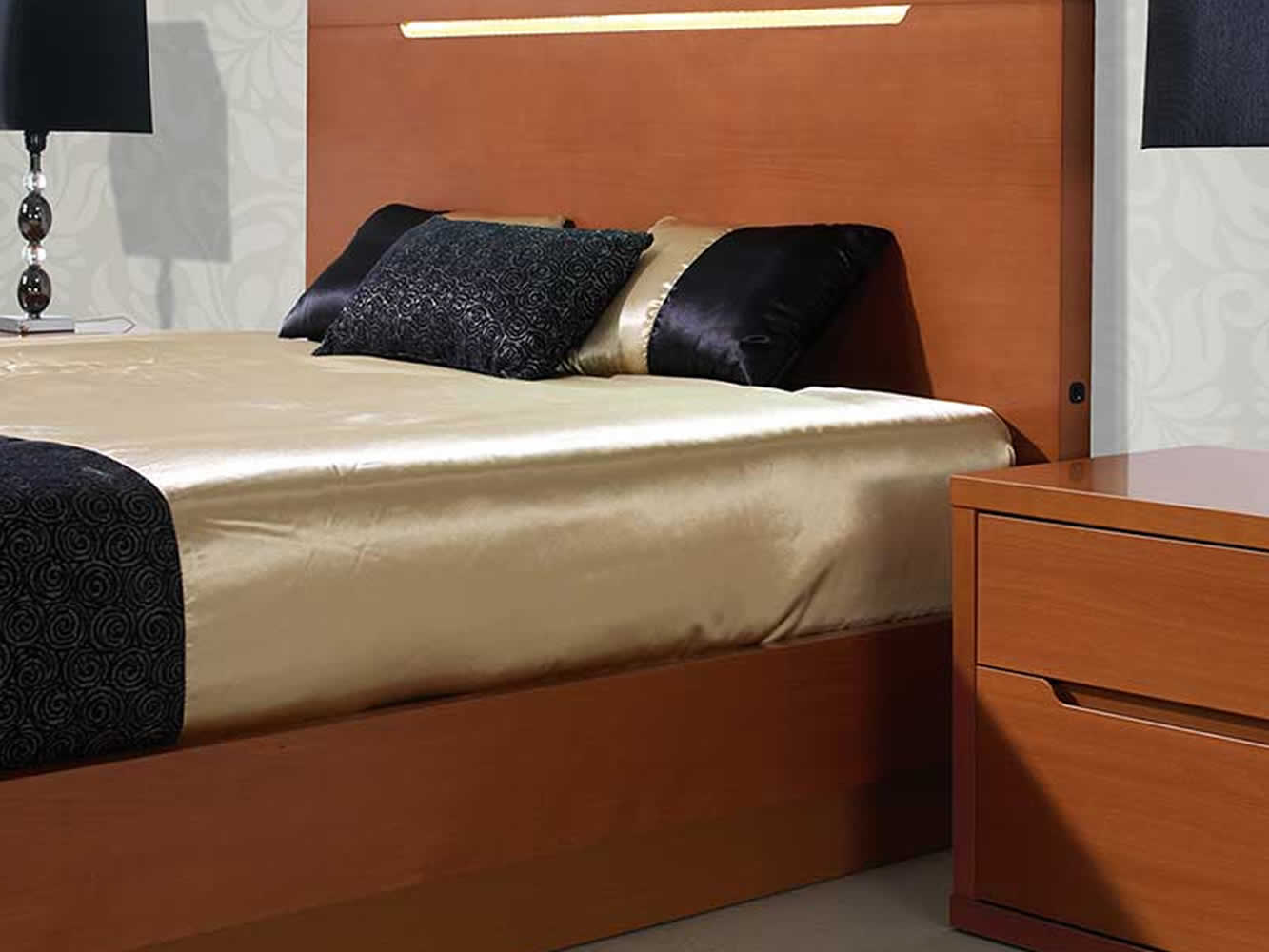 Venice Beech King Bedstead Venice Beech King Bedstead