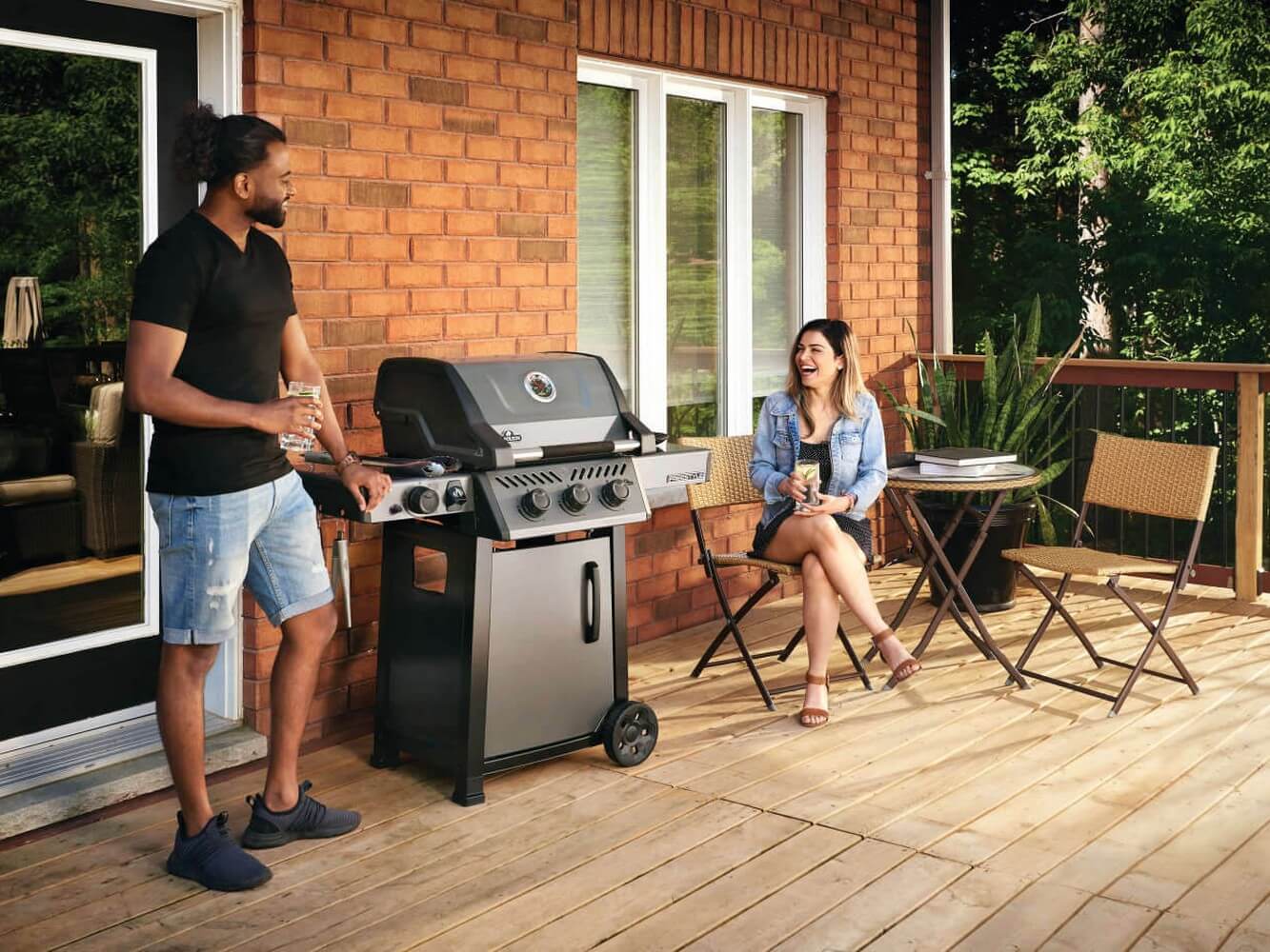 Napoleon Grelhador a Gás Freestyle 365 DSIB