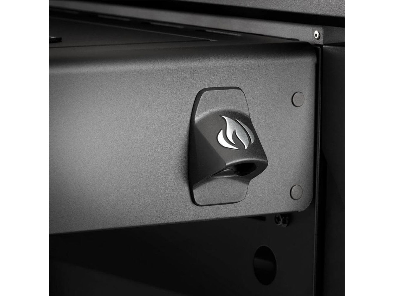 Napoleon Grelhador a Gás Rogue PRO Phantom 30