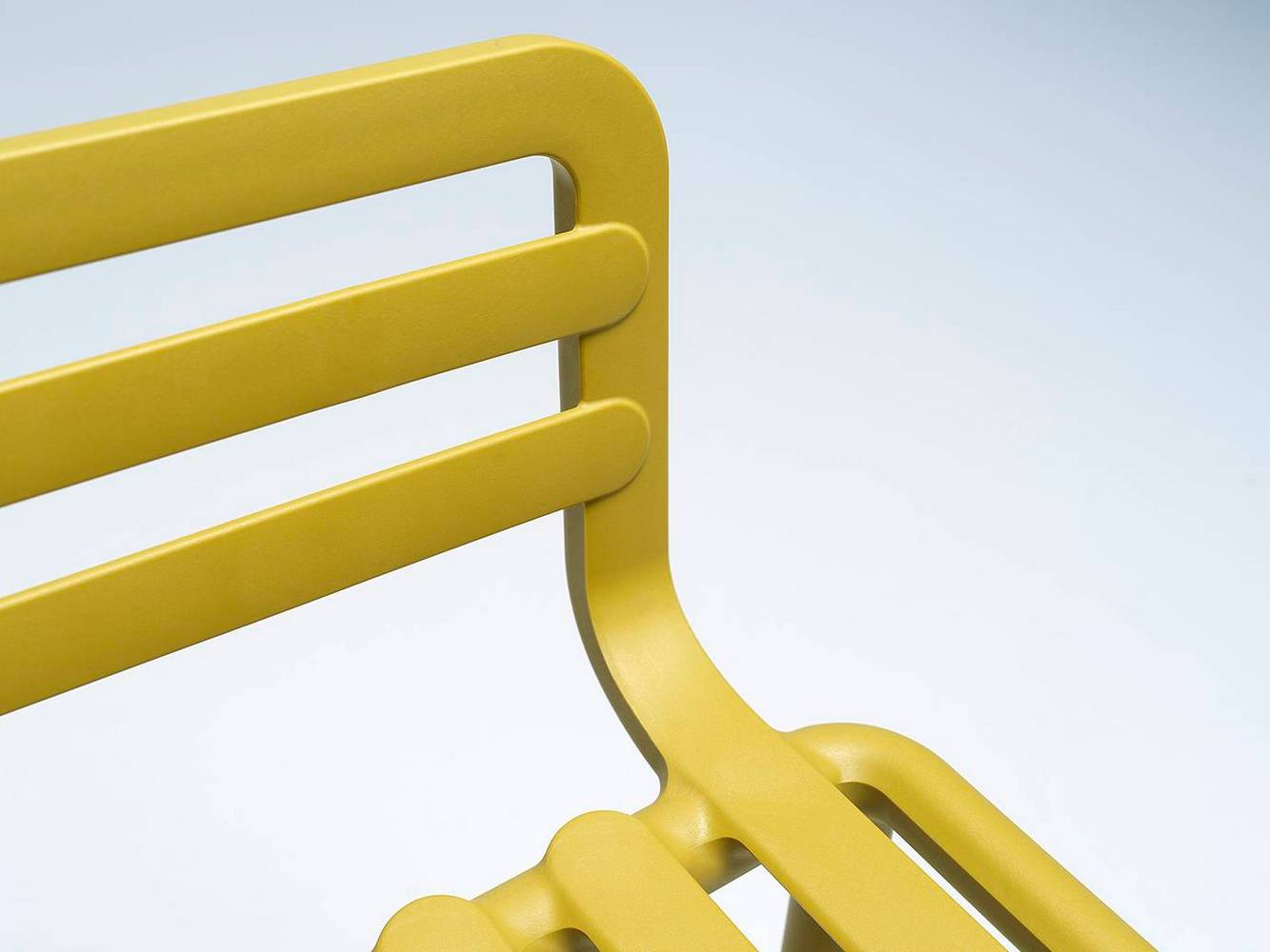 Cadeira com Braços Doga